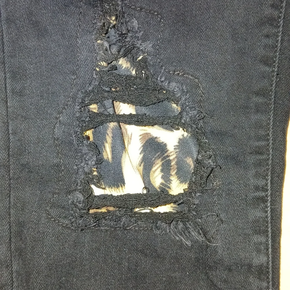 Judy Blue Black Distressed Jeans Size 15/32 - Picture 2 of 6